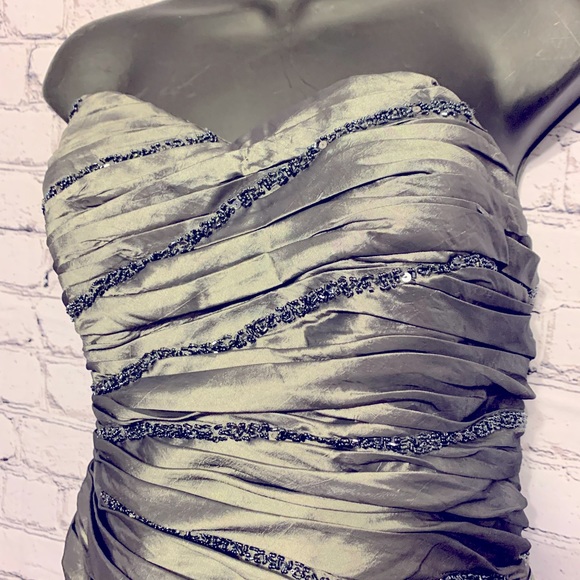 LARA DESIGN gray metallic strapless mermaid long gown Size 14 - Picture 4 of 9